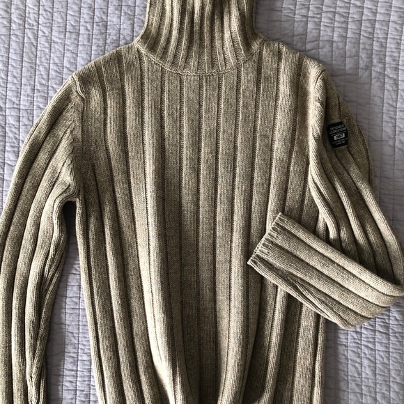 Gorgeous Vintage Sweater - Picture 3 of 4